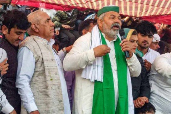 पीएम मोदी के आंदोलनजीवी वाले बयान पर टिकैत का तंज