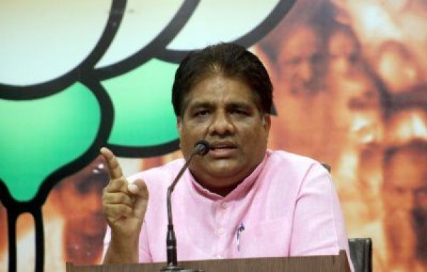 रेलवे मंत्री को पासवान का बंगला दिया गया, पशुपति को मिला शरद का आवास