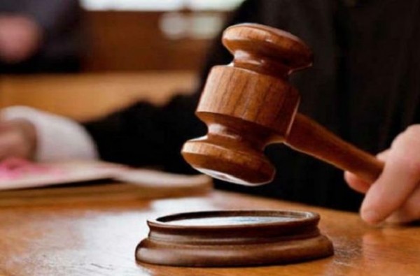 लोग पहले कोविड-19 नियमों का पालन करें, फिर सरकार को दोष दें: उच्च न्यायालय