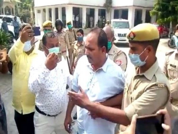 रायबरेली: भुगतान न होने पर ठेकेदार ने किया हंगमा