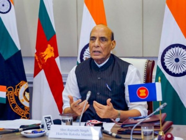 चीन से तनाव के बीच राजनाथ सिंह बोले- सभी विवादों का हल नियमों के तहत शांति से होना चाहिए