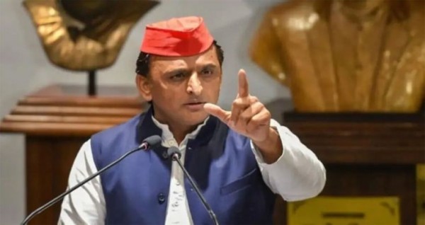 अखिलेश यादव ने कहा- अहंकारी सरकार ने बजट में किसानों की पूरी अनदेखी की
