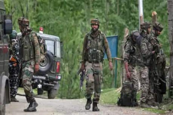 जम्मू-कश्मीर: अनंतनाग के CRPF कैंप में आतंकी ने लॉन्च किया ग्रेनेड, कोई हताहत नहीं