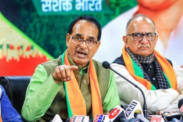 MP में बेलगाम होते कोरोना का ठिकड़ा शिवराज सरकार ने कमलनाथ पर फोड़ा