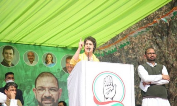 जब टिकैत की आंखों में आंसू आते हैं तो हमारे प्रधानमंत्री के होंठों पर मुस्कुराहट आती है: प्रियंका