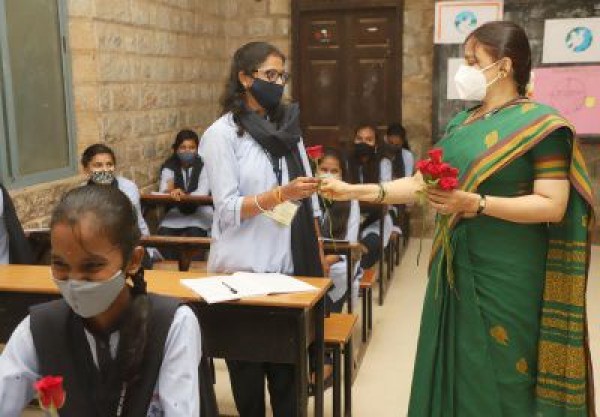 दिल्ली: 1 सितंबर से स्कूल खोलने का फैसला, 9वीं से 12वीं कक्षा के छात्र जाएंगे स्कूल