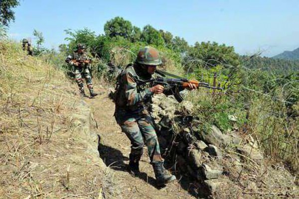 पुलवामा में आंतकवादियों और सुरक्षाबलों के बीच मुठभेड़