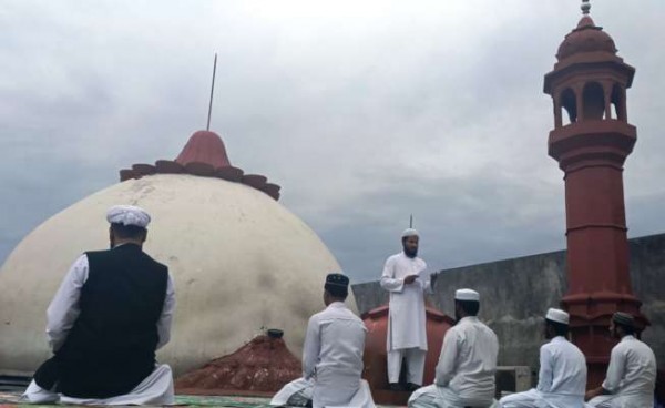 जामा मस्जिद में पांच लोगों ने पढ़ी जुम्मे की नमाज,