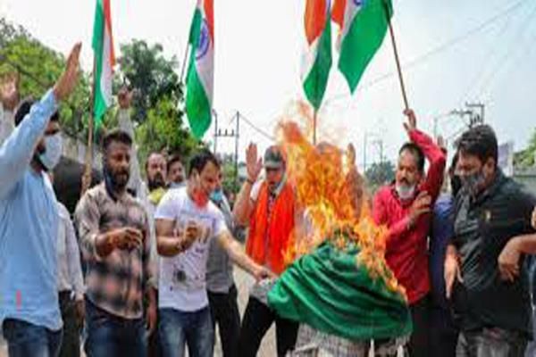 कश्मीर में राजनीतिक कार्यकर्ताओं पर बढ़ते हमलों के बीच कांग्रेस ने सुरक्षा समीक्षा की मांग की
