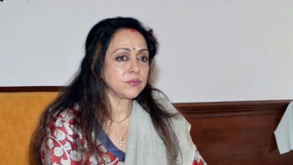 चिकित्साकर्मियों पर हमले से भड़कीं हेमा मालिनी
