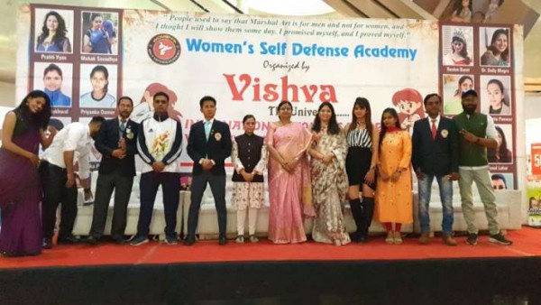 15 महिलाओं को विश्वा द यूनिवर्स सम्मान