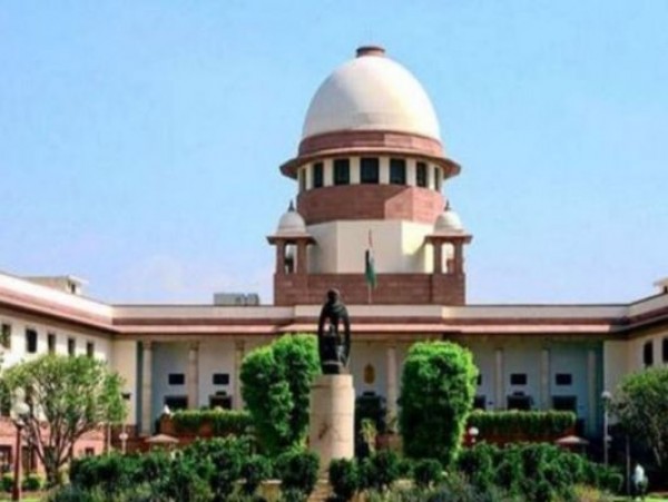 UP के सभी गांवों को 2-2 एंबुलेंस देने के फैसले पर SC ने रोक लगाई