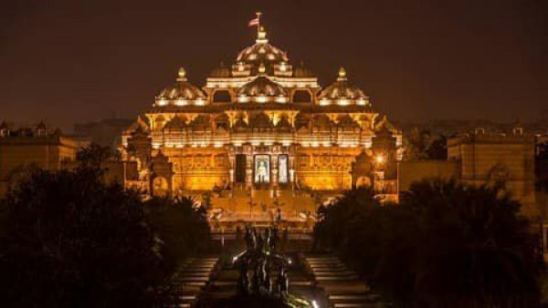 दिल्ली के इन सिद्ध मंदिरों में दूर-दूर से मन्नत मांगने आते हैं लोग, क्या आपने किए हैं यहां के दर्शन?