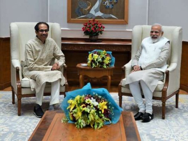 CAA-NPR पर उद्धव बयान के सियासी संकेत को समझिए