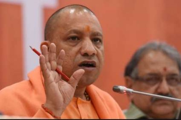 हाॅटस्पाट क्षेत्रों में केवल मेडिकल, सेनिटेशन तथा होम डिलीवरी टीमों दिया जाय प्रवेश: योगी