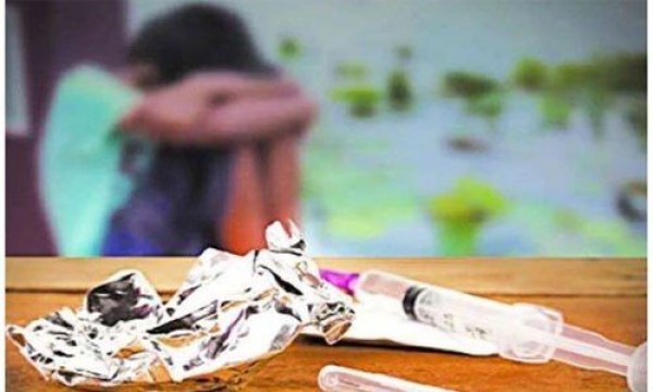 देश के डेढ़ करोड़ बच्चे नशे की गिरफ्त में, अफीम और कोकीन का भी कर रहे सेवन