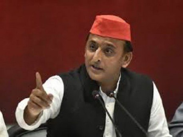 कांग्रेस-भाजपा एक समान, गरीबों के हित की बात नहीं करतीः अखिलेश यादव