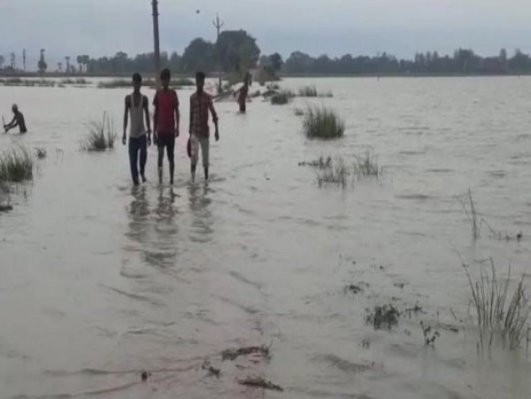 बिहार: पूर्वी चंपारण पर मंडरा रहा बाढ़ का खतरा, नेपाल में लगातार हो रही बारिश ने बढ़ाई परेशानी