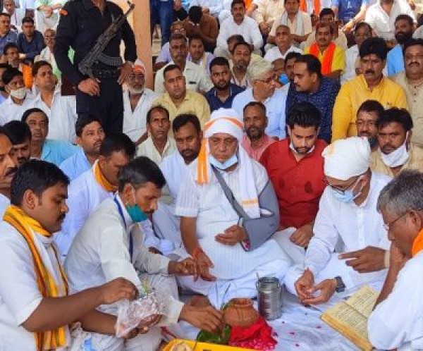 यूपी के बुलंदशहर में कल्याण सिंह की अस्थियां गंगा में हुई विसर्जित
