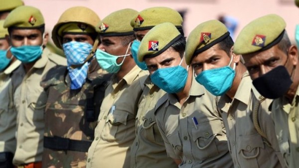 हाथरस मामला: अज्ञात लोगों के ख़िलाफ़ एफ़आईआर, अंतरराष्ट्रीय साज़िश का दावा