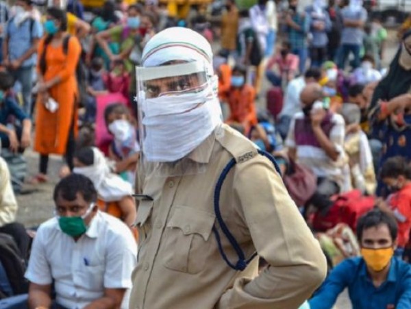  मुंबई में 1233 पुलिसवालों ने दी कोरोना वायरस को मात, महाराष्ट्र सरकार ने कहा- गर्व है