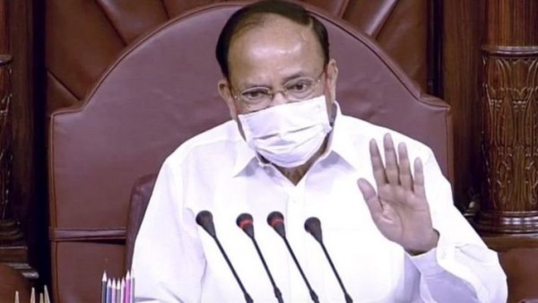राज्य सभा में हंगामे के कारण आठ सांसद निलंबित, धरने पर बैठे सांसद