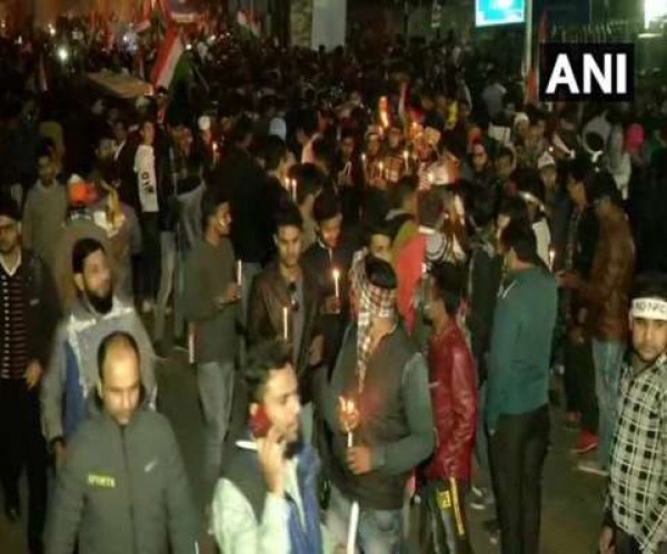 शाहीन बाग में प्रदर्शनकारी और कश्मीरी पंडित आमने-सामने, हुई नारेबाजी