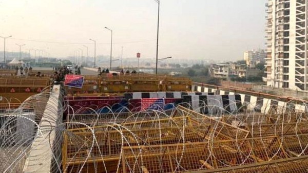 किसान आंदोलनः ग़ाज़ीपुर, सिंघु और टिकरी बॉर्डर पर बैरिकेडिंग, क्या कह रहे हैं किसान