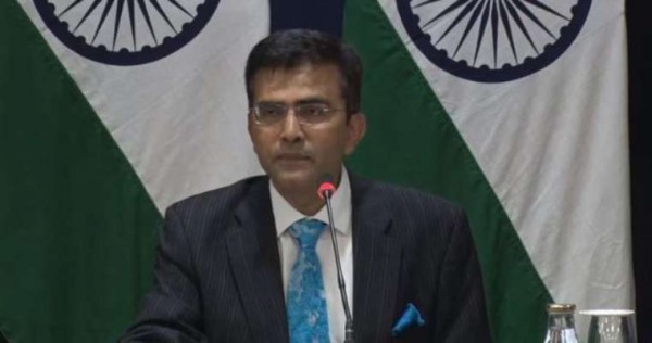 पाकिस्तान अनुरोध करे तो चीन में फंसे उसके नागरिकों को वहां से निकाल सकते हैं: विदेश मंत्रालय