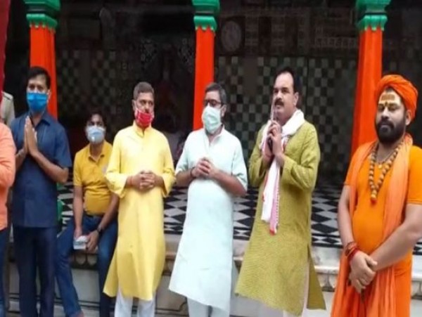 अयोध्या में विकास परियोजनाओं का जायजा लेने पहुंचे मंत्री नीलकंठ तिवारी