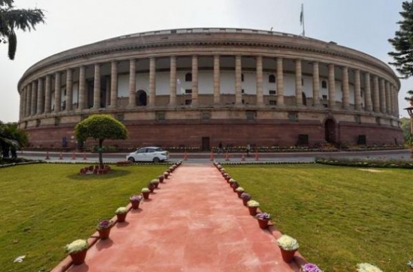 कल 10 बजे शुरू होगी लोकसभा, भाजपा ने जारी किया व्हिप