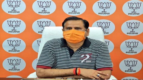 योगी सरकार में मंत्री डॉ. महेंद्र सिंह भी कोरोना संक्रमित, मचा हड़कंप