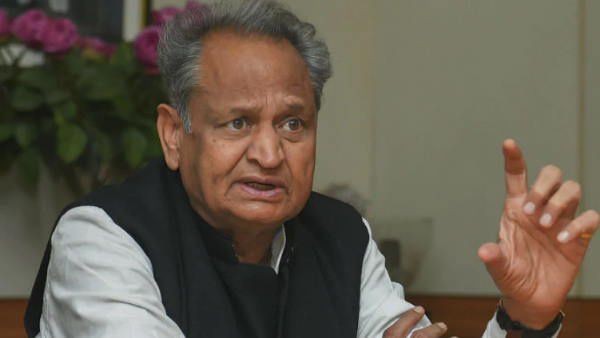 अशोक गहलोत सरकार के 2 साल, कितना काम, कितना बवाल