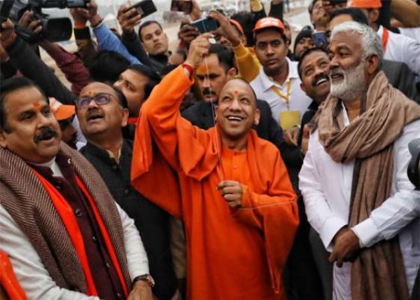 अमेरिका और जापान के बाद बोलीं कोरिया की भी कंपनियां- चीन छोड़ो, यूपी चलते हैं..