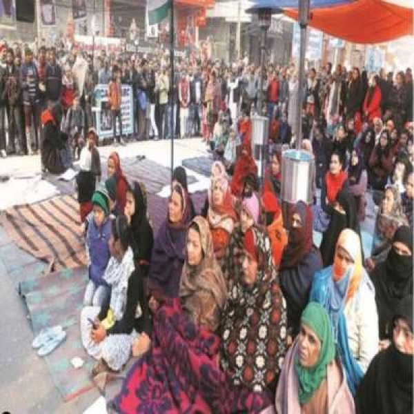 शाहीन बागः झुकी सरकार, बातचीत को तैयार