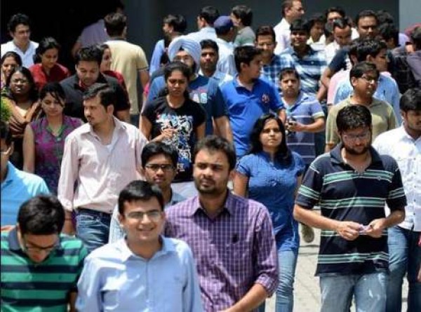 बेरोजगारों पर कोरोना की बड़ी मार, यहां अगले एक साल तक नई भर्ती पर रोक
