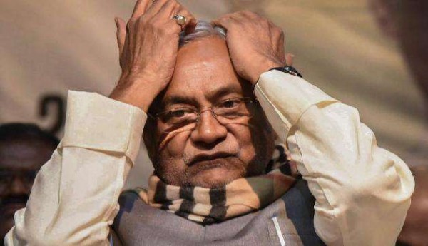 कोरोना के कहर से बढ़ी बिहार के मुख्यमंत्री नीतीश सरकार की मुश्किलें