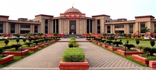 बिलासपुर: पूर्व डीएमई डॉ एसएल आदिले को हाईकोर्ट ने दी राहत