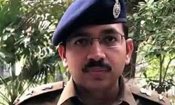 दिल्ली हिंसा में घायल हुए DCP अमित शर्मा की हालत गंभीर, आईसीयू में भर्ती