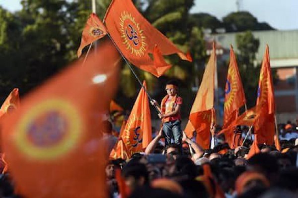 जनवरी से देश के 4 लाख गांवों में जाएंगी VHP से जुड़े साधुओं की टोलियां