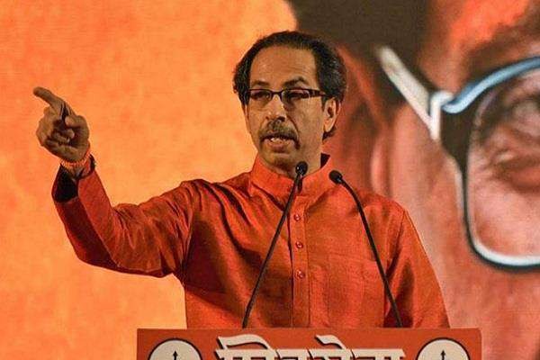 मोदी भारत के राजा नहीं हैं, पाखंड और चमचागिरी की हद हैः शिवसेना