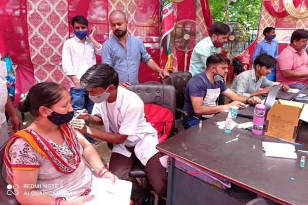  देश में कोरोना के खिलाफ वैक्सीनेशन का आंकड़ा 50 करोड़ के पार