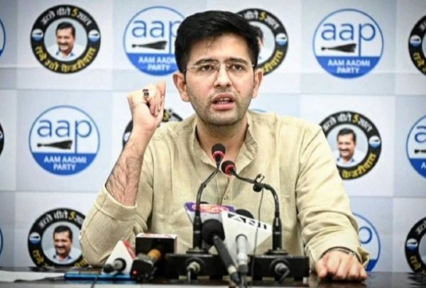 आप का निशाना: गुजरात में विजय रूपाणी का पद छोड़ना भाजपा राज के अंत का संकेत