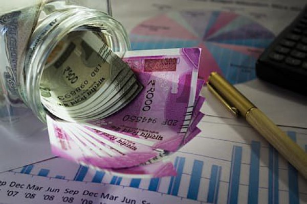 एफडी से ज्‍यादा मिलेगा रिटर्न, सिर्फ 1 साल के लिए यहां लगाएं पैसे