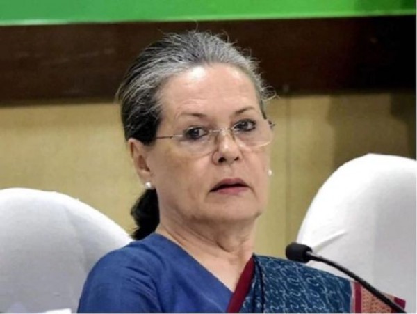 सोनिया गांधी और पवार समेत 12 दलों के नेताओं की PM मोदी को चिट्ठी