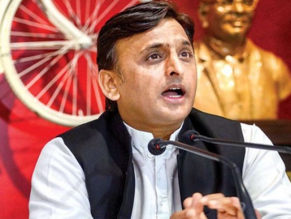शिक्षकों की मौत को लेकर यूपी में छिड़ा सियासी संग्राम