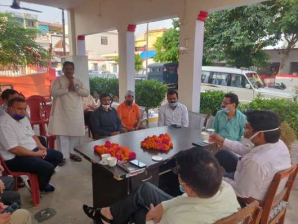 व्‍यापारी बोले, लॉकडाउन में हमने सहयाेग कि‍या, अब हमें खोलने दें दुकानें
