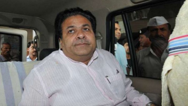 कांग्रेस नेता राजीव शुक्‍ला 200 बसों के साथ नोएडा के लिए निकले, पुलिस ने डीएनडी पुल पर रोका