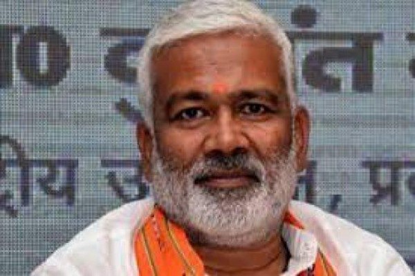 तंत्र देव सिंह- नेतागिरी का मतलब फॉर्च्यूनर से किसी को कुचलना नहीं