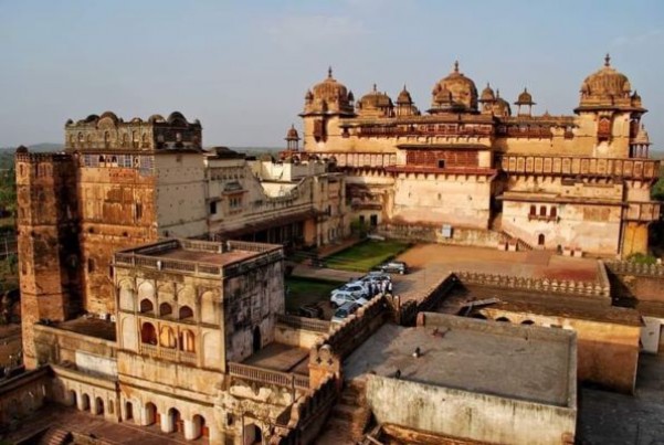 बुंदेलखंड का ओरछा, जहां आज भी राम को हनुमान लेने आते हैं